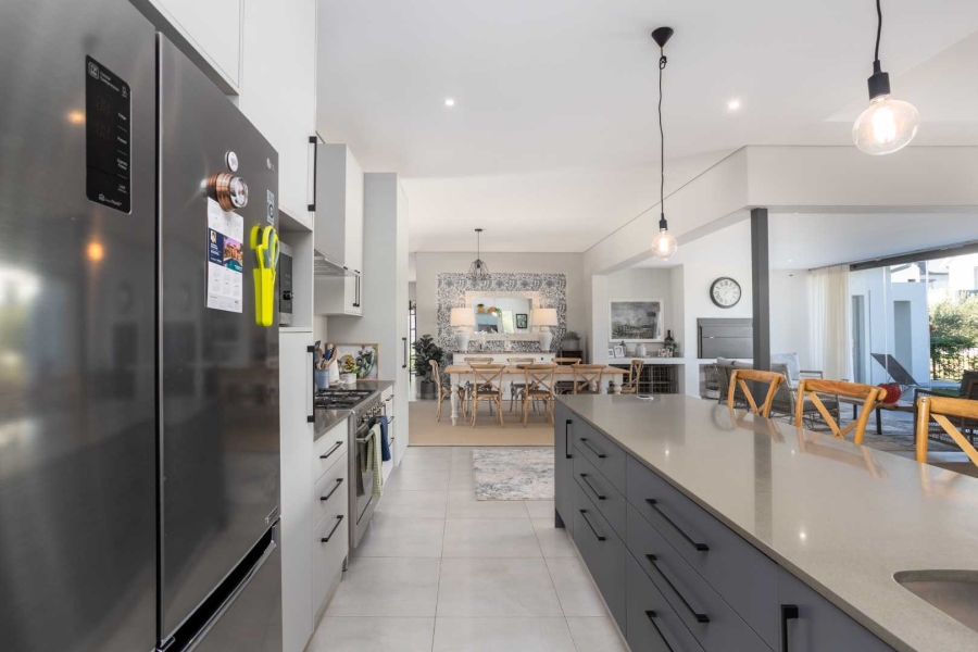 To Let 4 Bedroom Property for Rent in Val De Vie Estate Western Cape